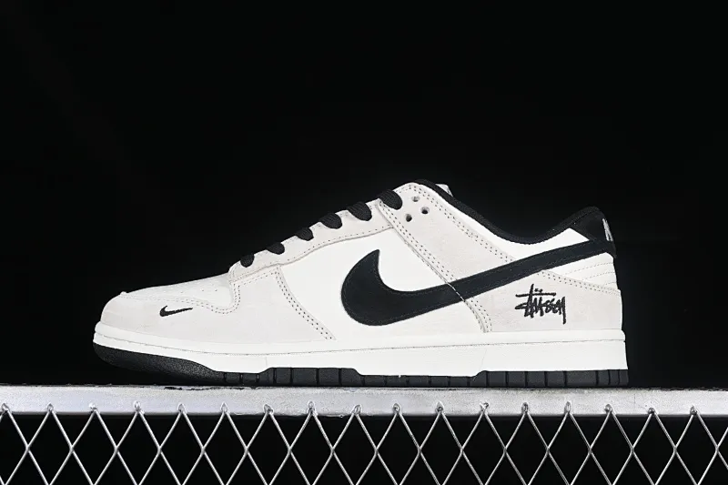 All categories Nk SB Dunk Series Nk SB Dunk Low High-end customized low-top sneakers Stussy x Nk SB Dunk Low Stussy joint-off-white black pig 8th anniversary high-end customized low-top casual sneakers FC1688-151